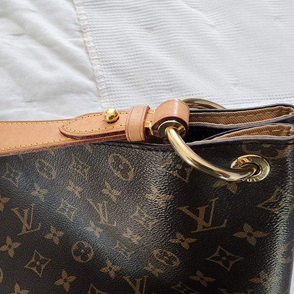 Louis Vuitton Graceful MM Hobo - Picture 7 of 13